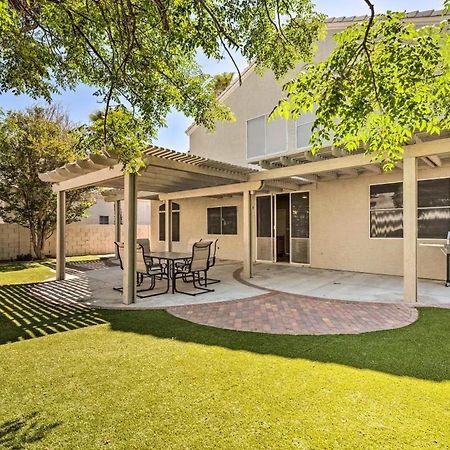 فيلا A Beautiful House With Hot Tub, Grill & Games! لاس فيغاس المظهر الخارجي الصورة